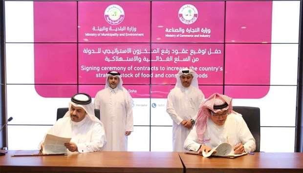 Qatar signs deals to raise strategic food reserves