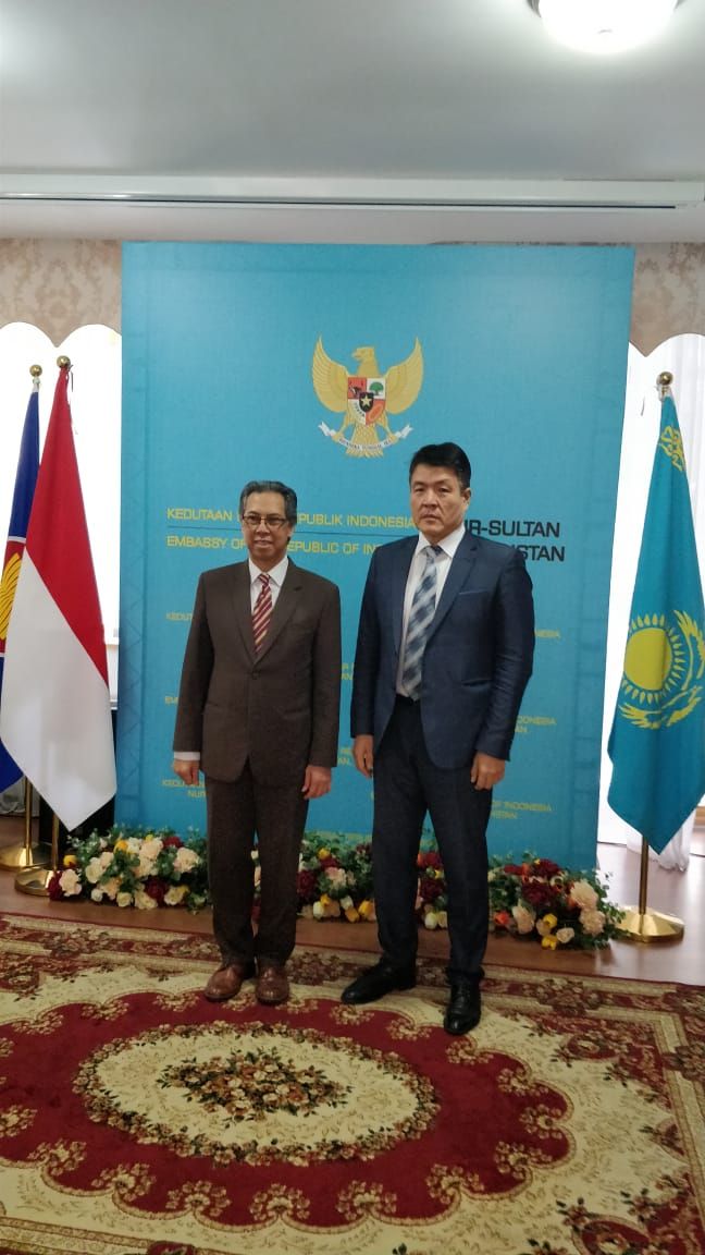 Meeting of IOFS Director-General Yerlan Baidaulet with Ambassador of Indonesia to Kazakhstan Rahmat Promono