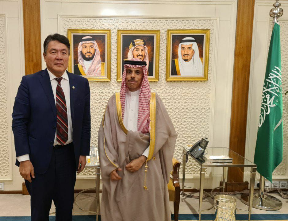 Saudi Minister of Foreign Affairs received IOFS Director General