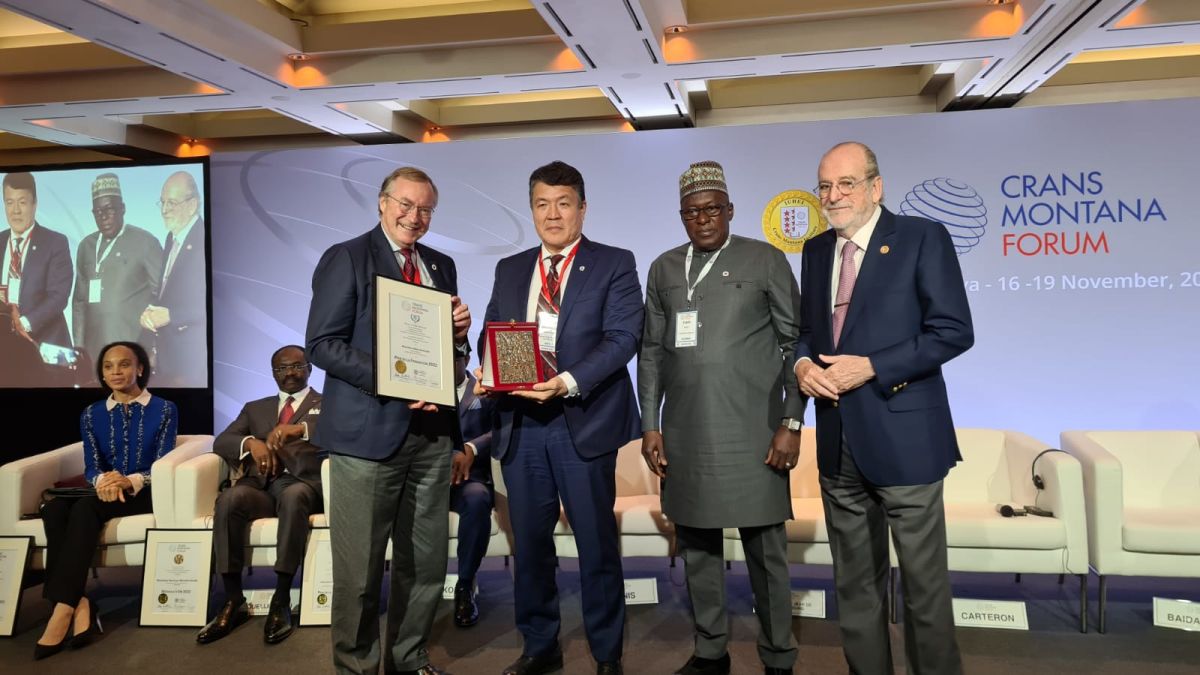 IOFS DG RECEIVES THE CMF AWARD AND SIGNS AN MOU WITH ECOWAS ON THE FINAL DAY OF THE CRANS MONTANA FORUM